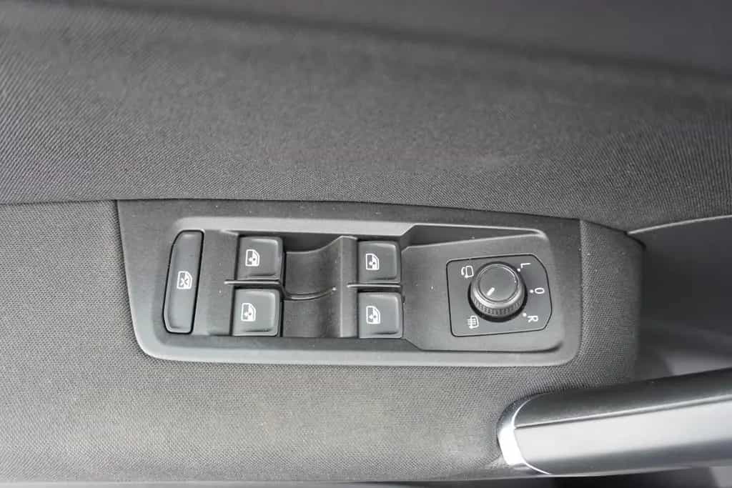 Volkswagen Touran 1.5 TSI DSG R-line LED Navi ACC Kamera 01/2019-photo-8