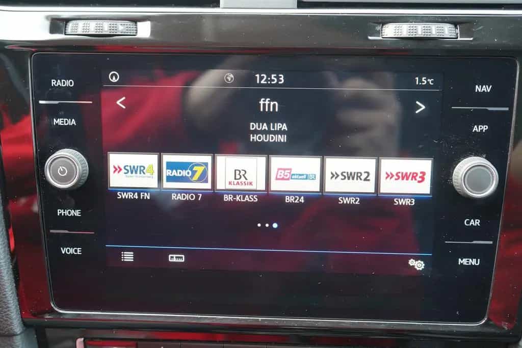 Volkswagen Golf VII 1.0 Join Navi AHK PDC DAB App-Connect 04/2018-photo-11
