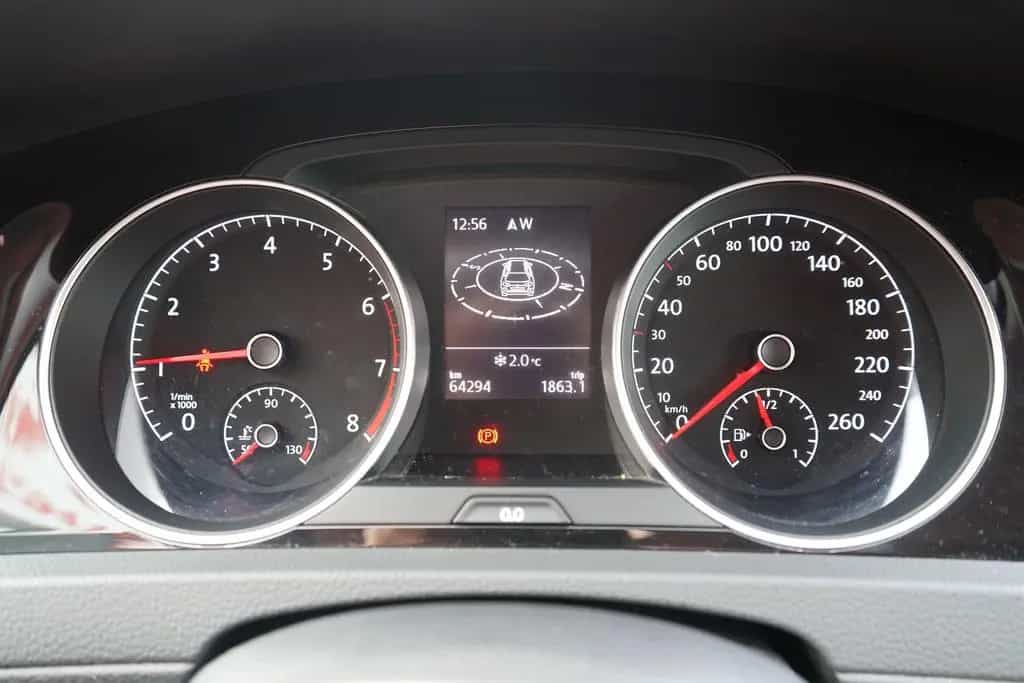 Volkswagen Golf VII 1.0 Join Navi AHK PDC DAB App-Connect 04/2018-photo-25