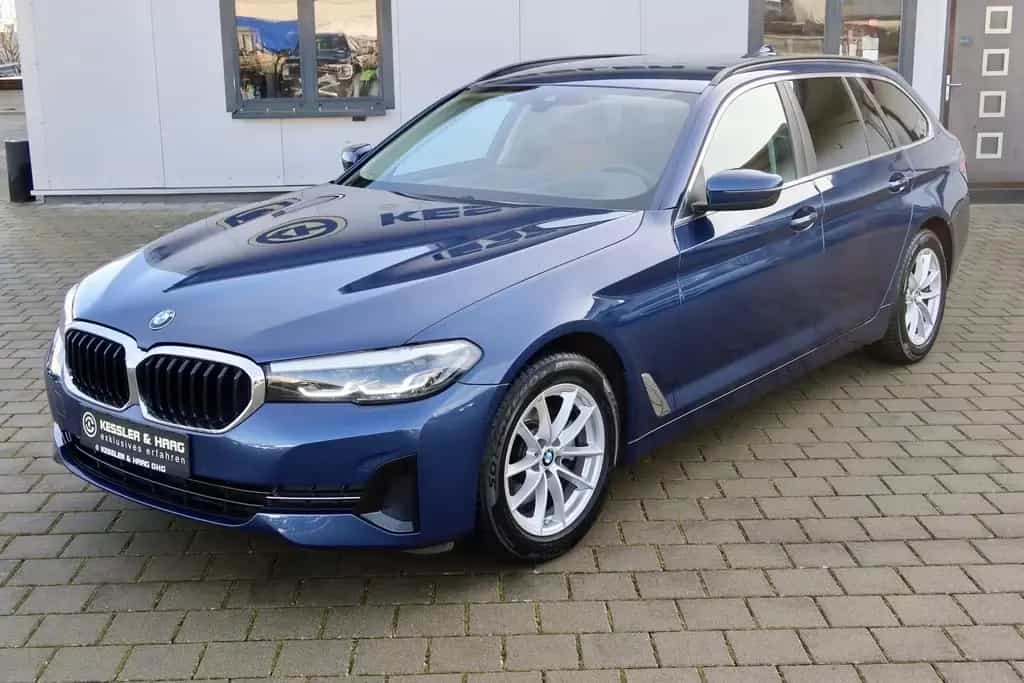 BMW 5 Series 520 d Touring #1HD#WINTERPACK#HUP#StHz#8xALU 05/2023-photo-1