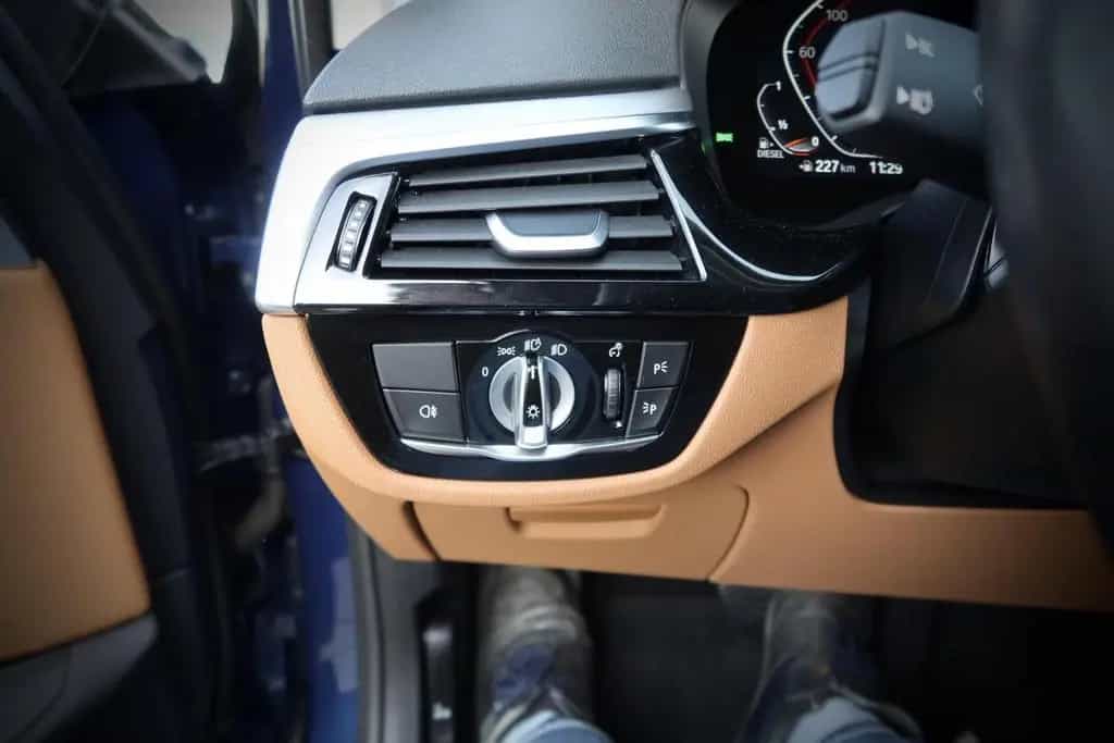 BMW 5 Series 520 d Touring #1HD#WINTERPACK#HUP#StHz#8xALU 05/2023-photo-17