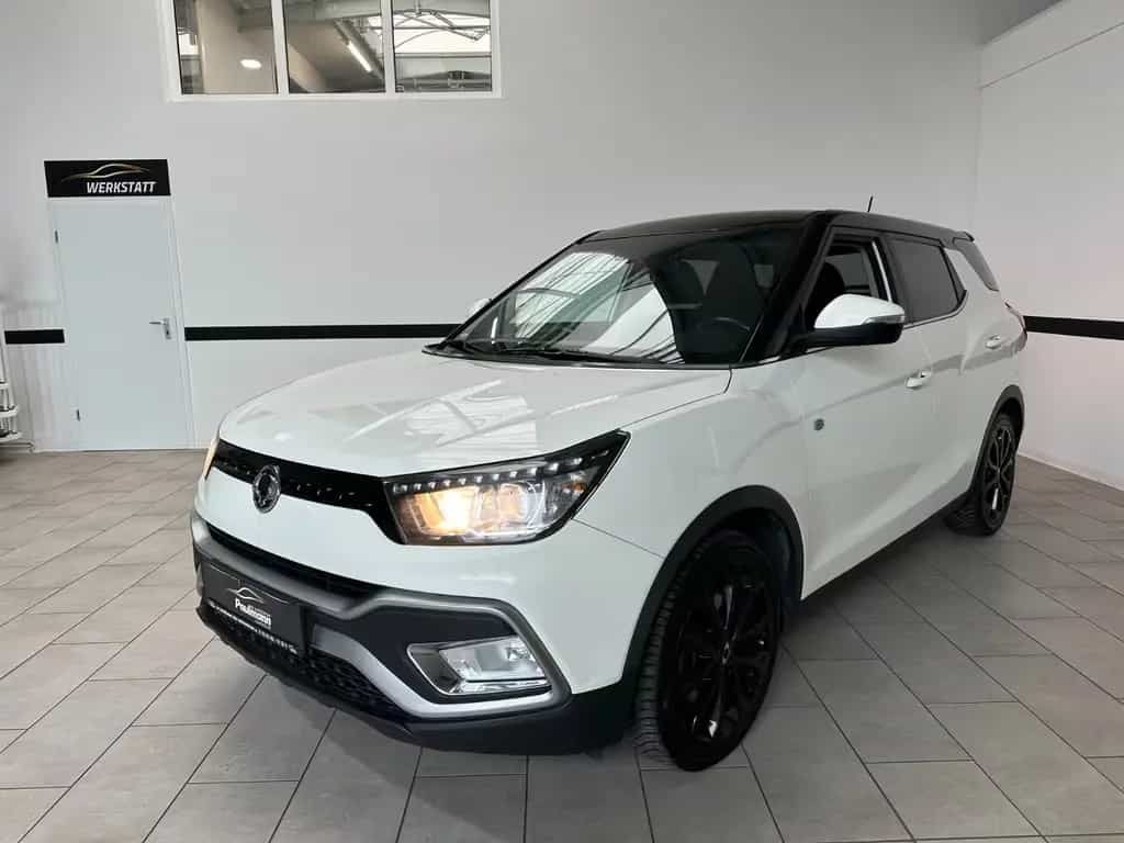 Ssangyong XLV 1,6 e-XDI QUARTZ Navi*Klima*AHK*PDC*1.Hand 03/2017-photo-0