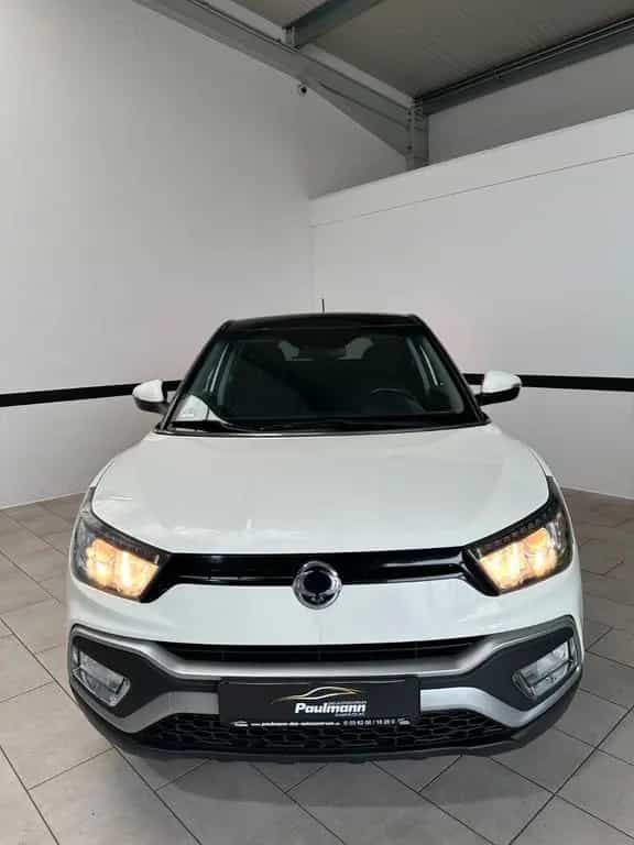 Ssangyong XLV 1,6 e-XDI QUARTZ Navi*Klima*AHK*PDC*1.Hand 03/2017-photo-1