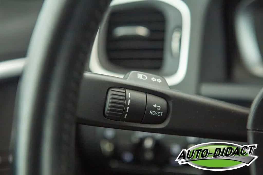 Volvo S60 Lim. Kinetic 03/2015-photo-10