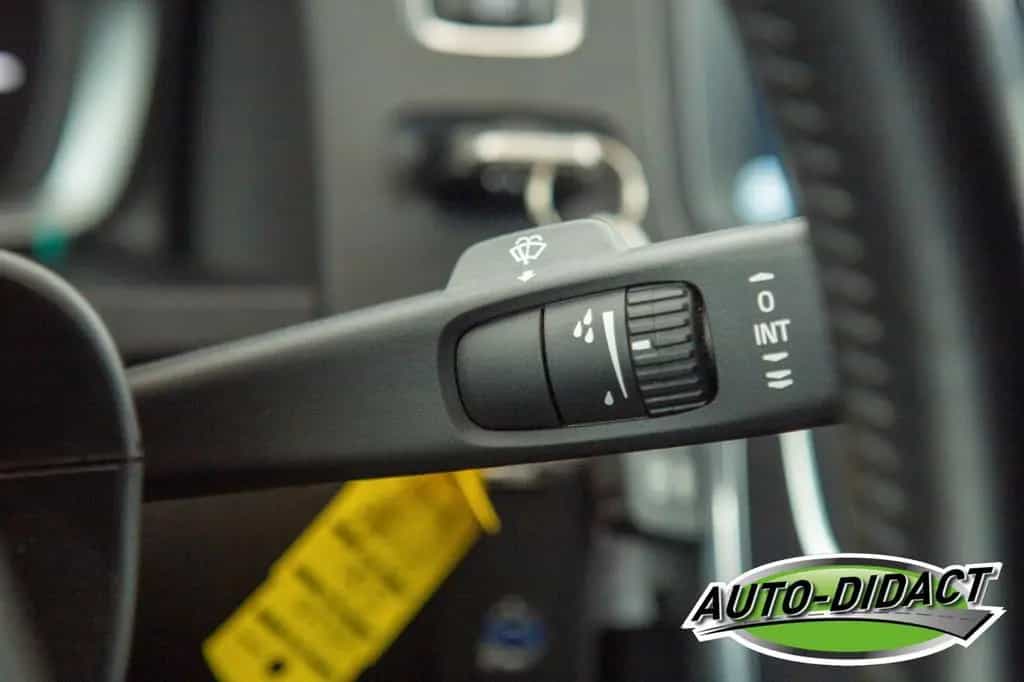 Volvo S60 Lim. Kinetic 03/2015-photo-11