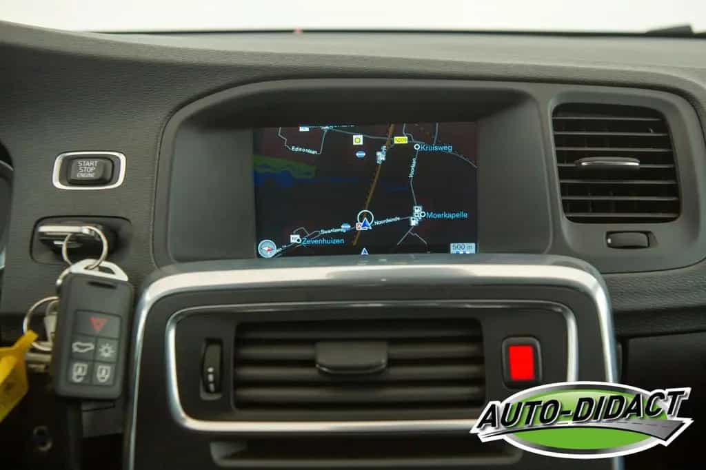 Volvo S60 Lim. Kinetic 03/2015-photo-15