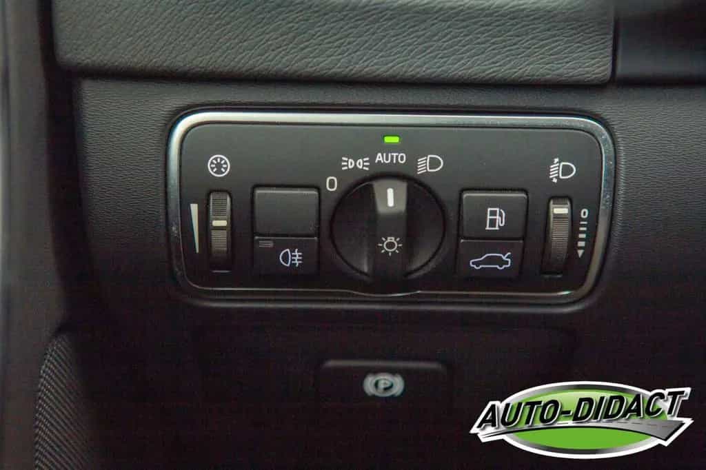 Volvo S60 Lim. Kinetic 03/2015-photo-16