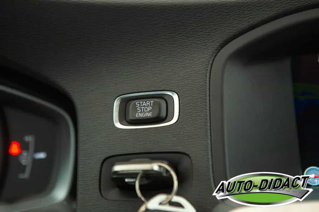 Volvo S60 Lim. Kinetic 03/2015-photo-17