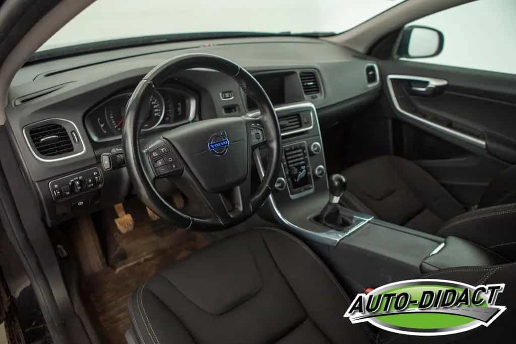 Volvo S60 Lim. Kinetic 03/2015-photo-22