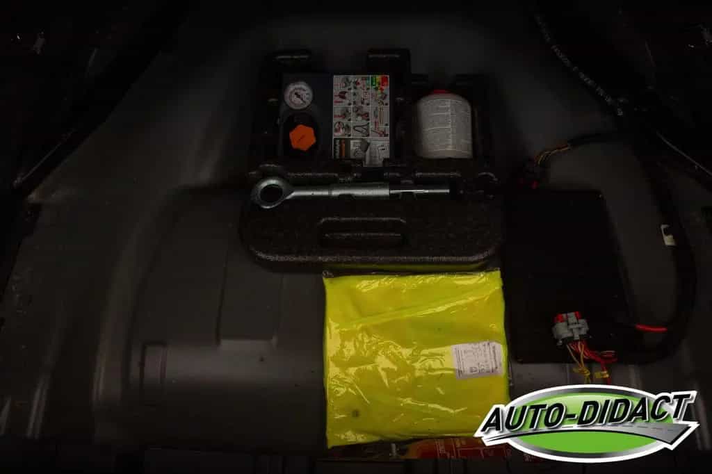 Volvo S60 Lim. Kinetic 03/2015-photo-31