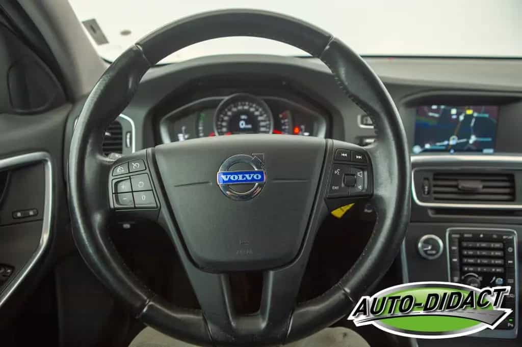 Volvo S60 Lim. Kinetic 03/2015-photo-6