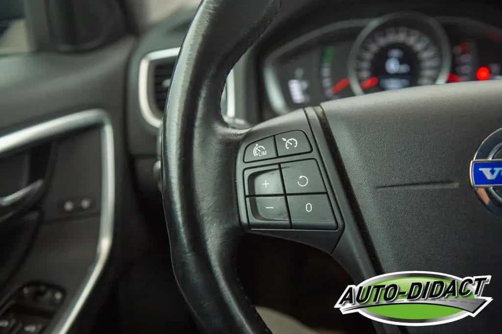 Volvo S60 Lim. Kinetic 03/2015-photo-8