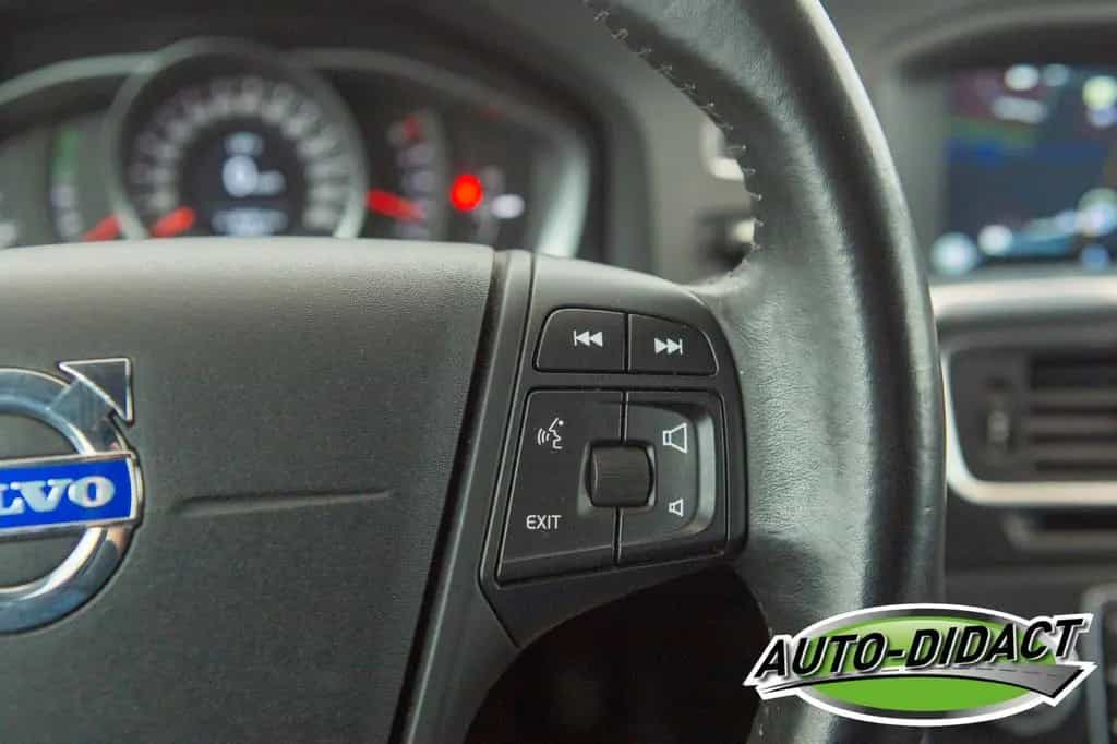 Volvo S60 Lim. Kinetic 03/2015-photo-9