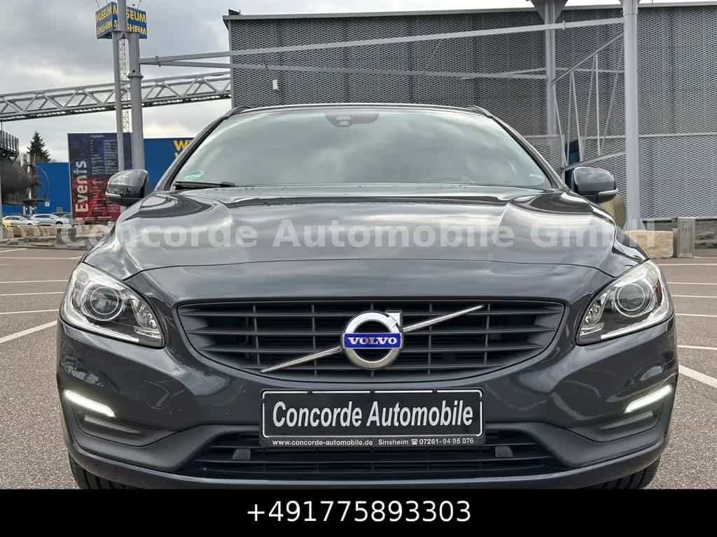 Volvo V60 Kombi Linje  BI-XENON RFK AUTOMATIK SHZ AHK 03/2017-photo-1