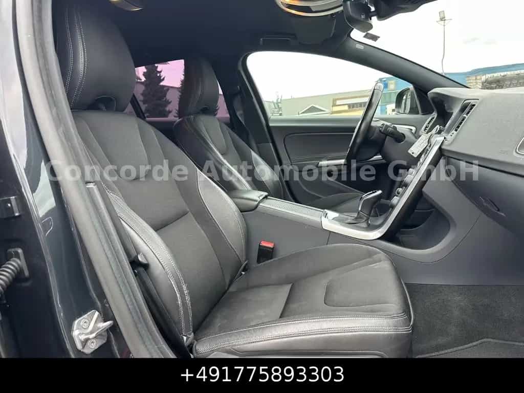 Volvo V60 Kombi Linje  BI-XENON RFK AUTOMATIK SHZ AHK 03/2017-photo-15