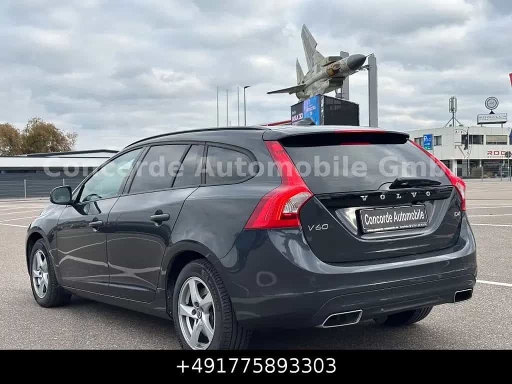 Volvo V60 Kombi Linje  BI-XENON RFK AUTOMATIK SHZ AHK 03/2017-photo-5