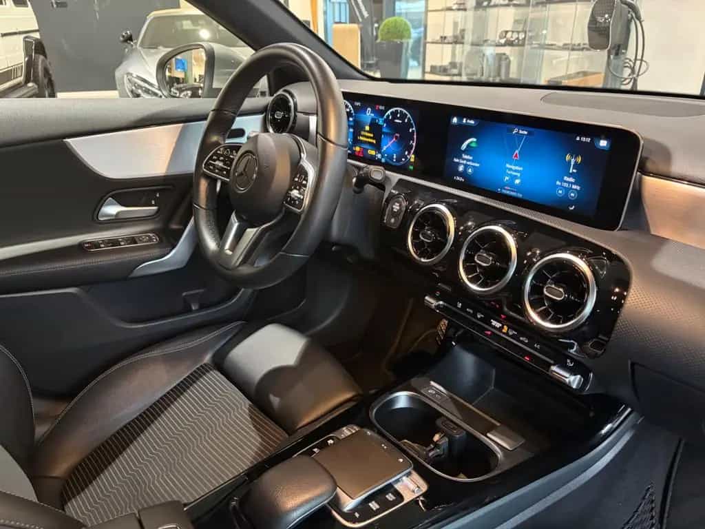 Mercedes-Benz A-Class 220+DISTRONIC+WIDESCREEN+MULTIBEAM+PROGR+MBUX 06/2019-photo-23