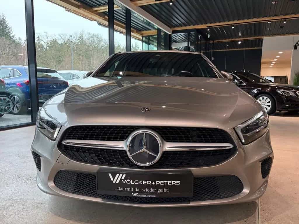 Mercedes-Benz A-Class 220+DISTRONIC+WIDESCREEN+MULTIBEAM+PROGR+MBUX 06/2019-photo-3