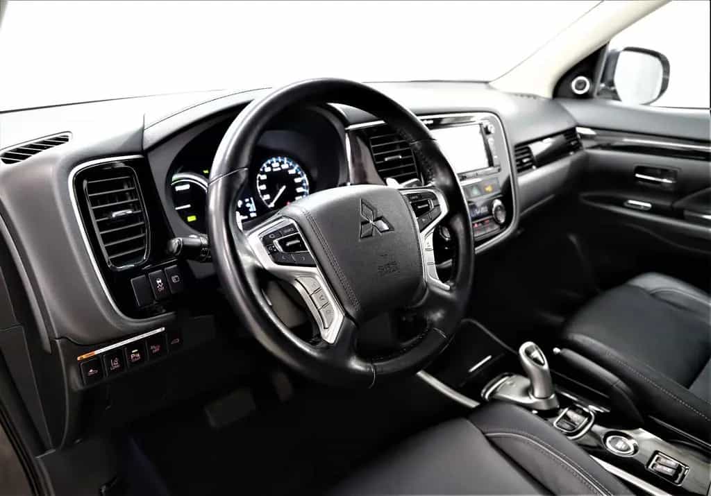 Mitsubishi Outlander 2.0 203PS Plug-in-Hybrid PHEV TOP 4WD 07/2016-photo-10