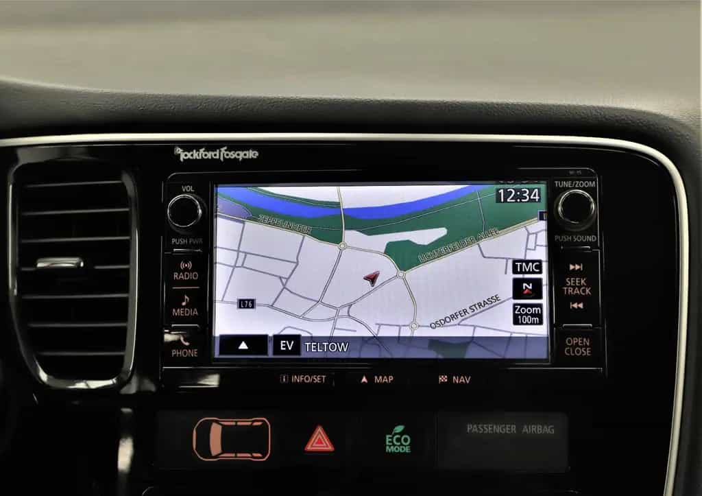 Mitsubishi Outlander 2.0 203PS Plug-in-Hybrid PHEV TOP 4WD 07/2016-photo-19