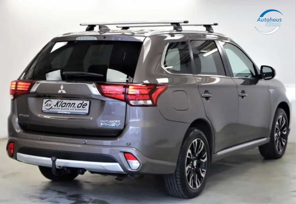 Mitsubishi Outlander 2.0 203PS Plug-in-Hybrid PHEV TOP 4WD 07/2016-photo-3