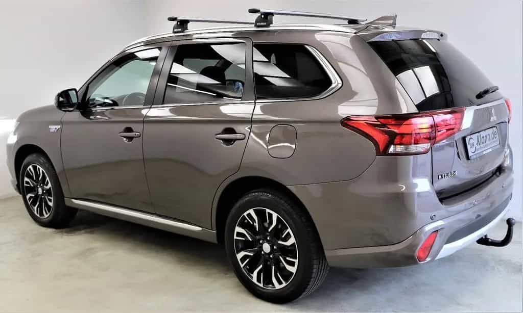 Mitsubishi Outlander 2.0 203PS Plug-in-Hybrid PHEV TOP 4WD 07/2016-photo-4
