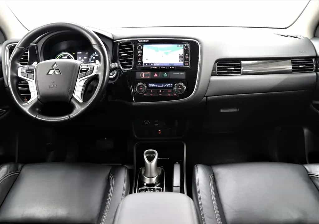 Mitsubishi Outlander 2.0 203PS Plug-in-Hybrid PHEV TOP 4WD 07/2016-photo-9