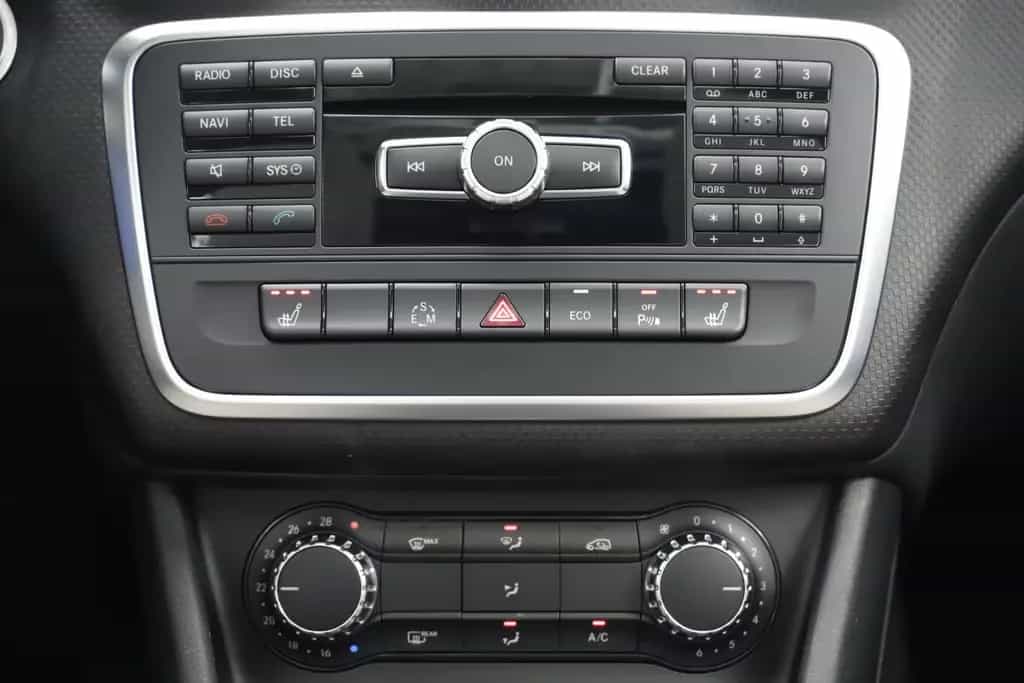 Mercedes-Benz A 200 BE 156PS Automatik Style Pano Leder Memory 01/2013-photo-16