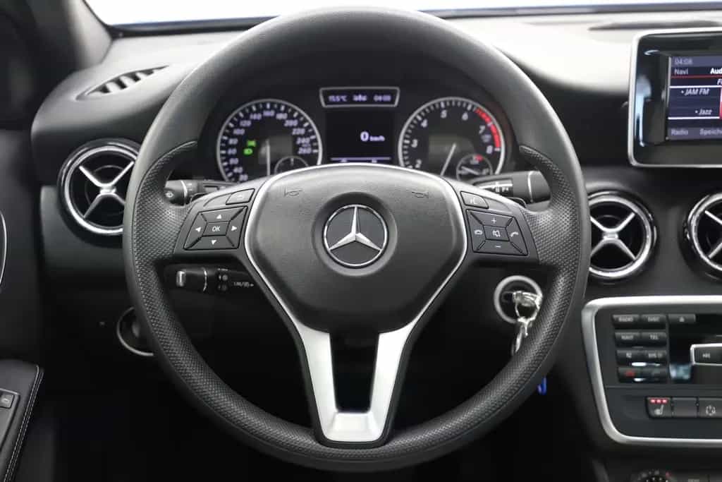 Mercedes-Benz A 200 BE 156PS Automatik Style Pano Leder Memory 01/2013-photo-17