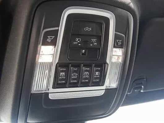 Dodge RAM 1500 Laramie Night Premium LPG 09/2025-photo-15