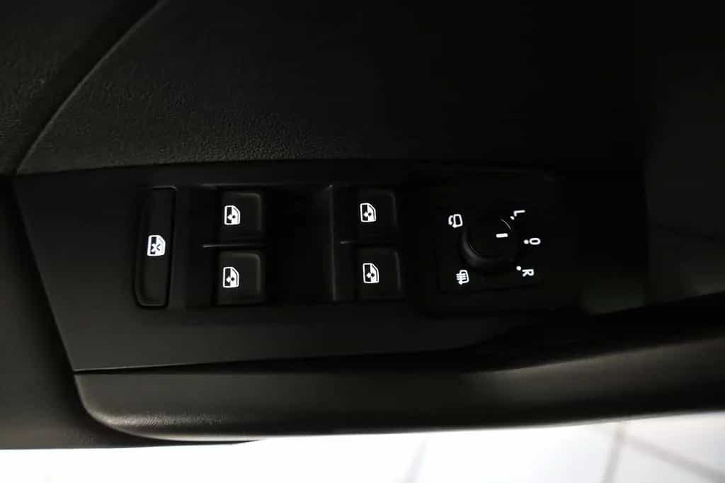 Volkswagen T-Cross 1.0 TSI Life DSG|LED|AHK|2KLIMA|ACC|RFK| 01/2026-photo-18