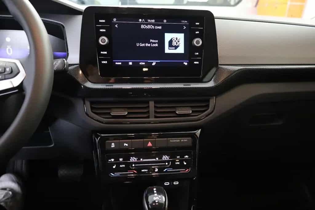 Volkswagen T-Cross 1.0 TSI Life DSG|LED|AHK|2KLIMA|ACC|RFK| 01/2026-photo-27