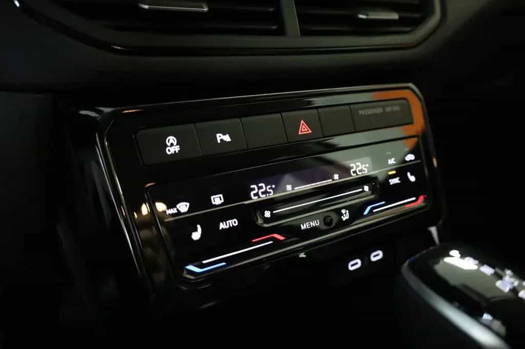 Volkswagen T-Cross 1.0 TSI Life DSG|LED|AHK|2KLIMA|ACC|RFK| 01/2026-photo-28