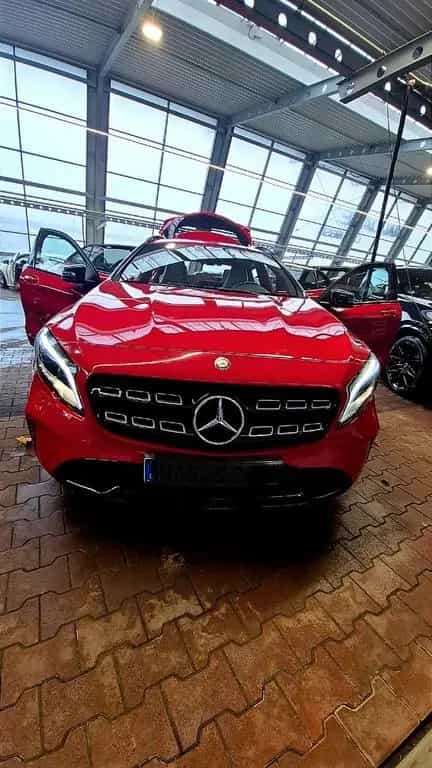 Mercedes-Benz GLA-Class 200 - wie neu- Parkpilot 10/2017-photo-0