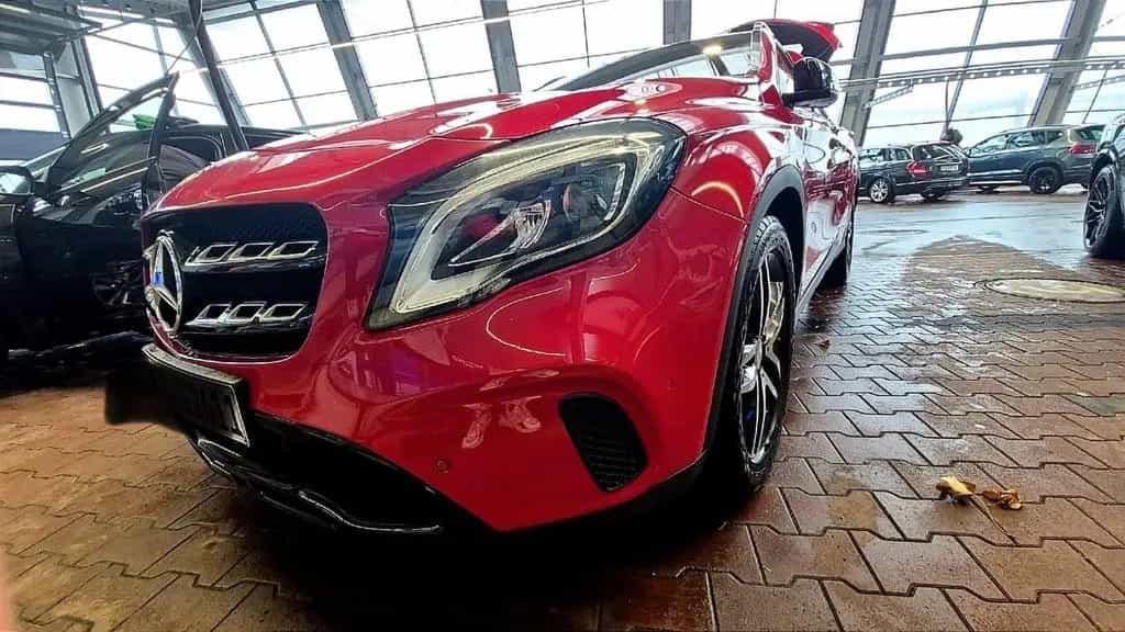 Mercedes-Benz GLA-Class 200 - wie neu- Parkpilot 10/2017-photo-4
