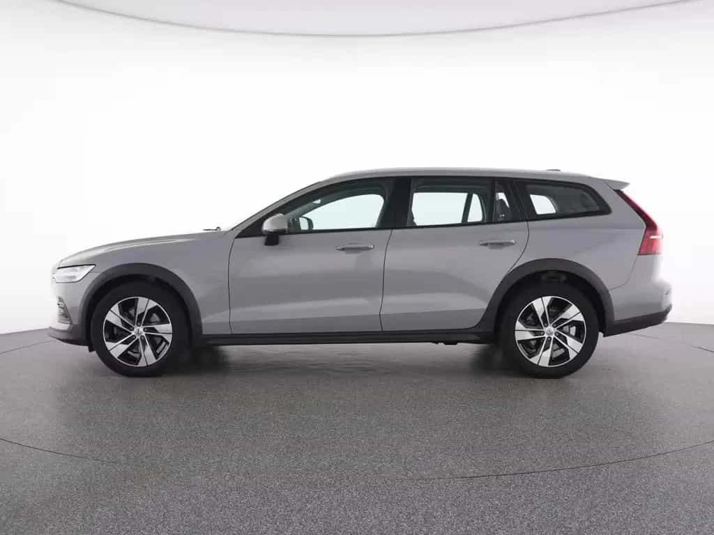 Volvo V60 Cross Country B4 AWD PLUS AHK+WINTERPAK 01/2024-photo-10