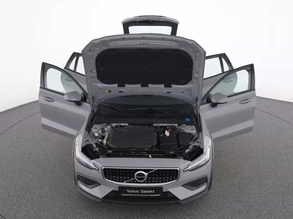 Volvo V60 Cross Country B4 AWD PLUS AHK+WINTERPAK 01/2024-photo-12