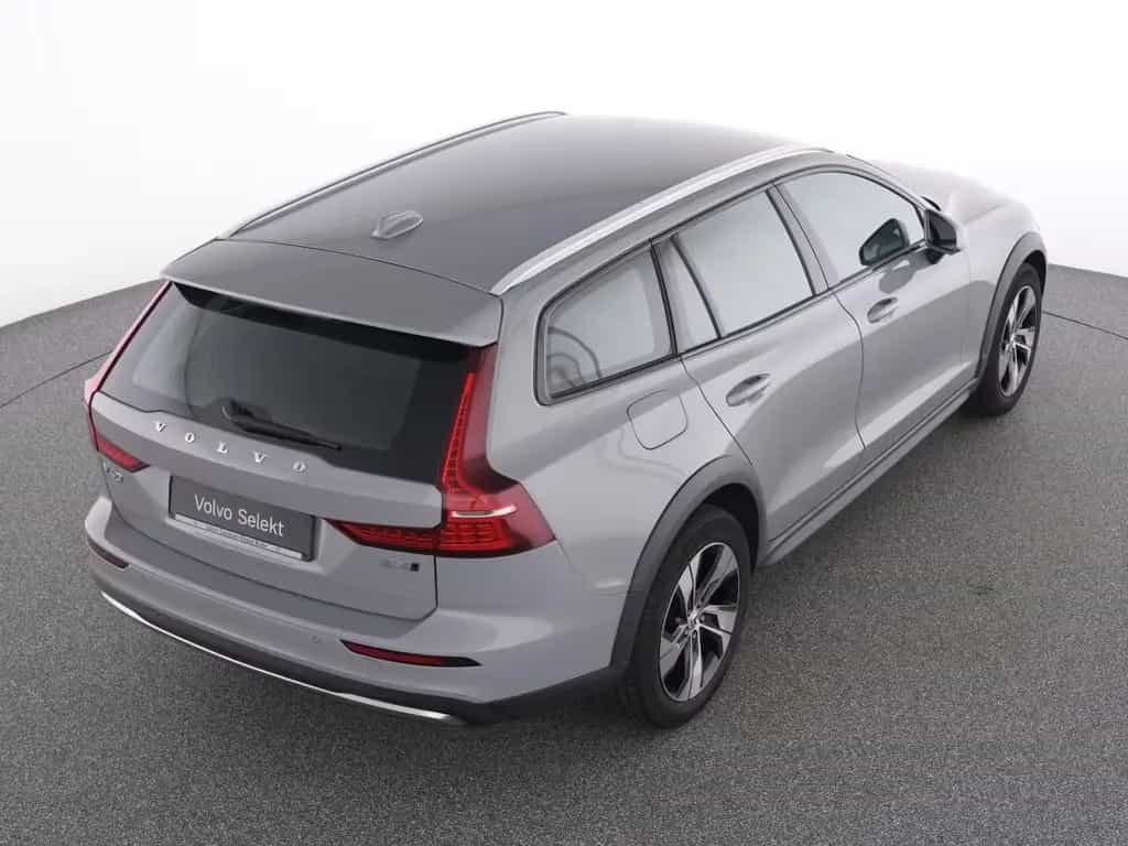 Volvo V60 Cross Country B4 AWD PLUS AHK+WINTERPAK 01/2024-photo-18