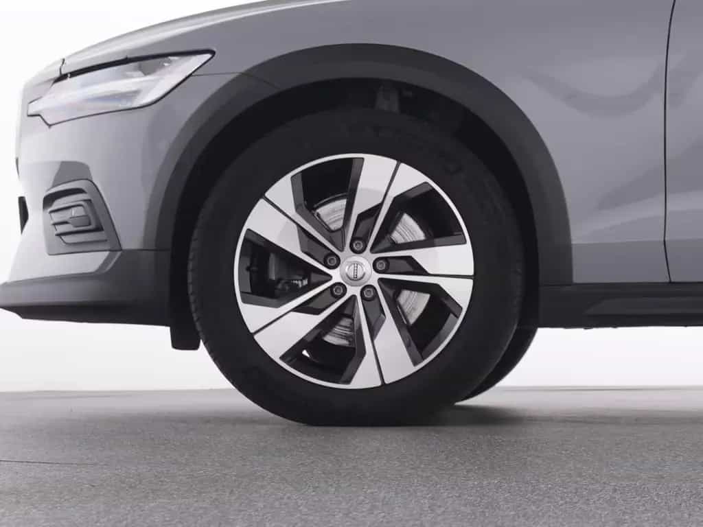 Volvo V60 Cross Country B4 AWD PLUS AHK+WINTERPAK 01/2024-photo-19