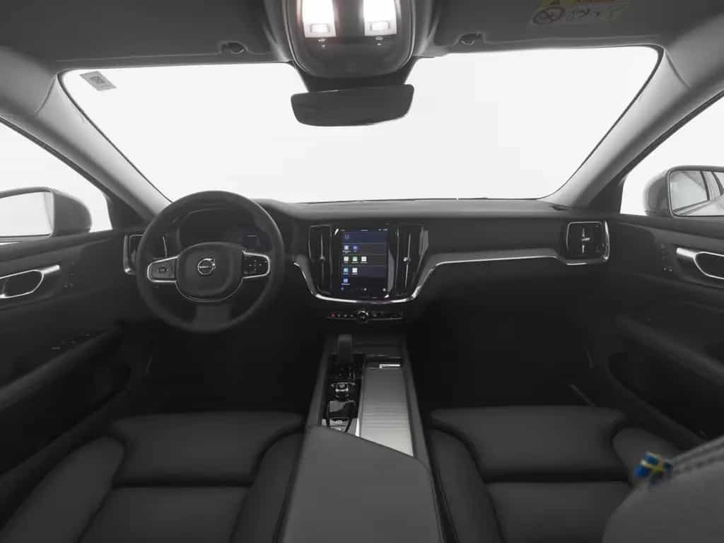 Volvo V60 Cross Country B4 AWD PLUS AHK+WINTERPAK 01/2024-photo-3