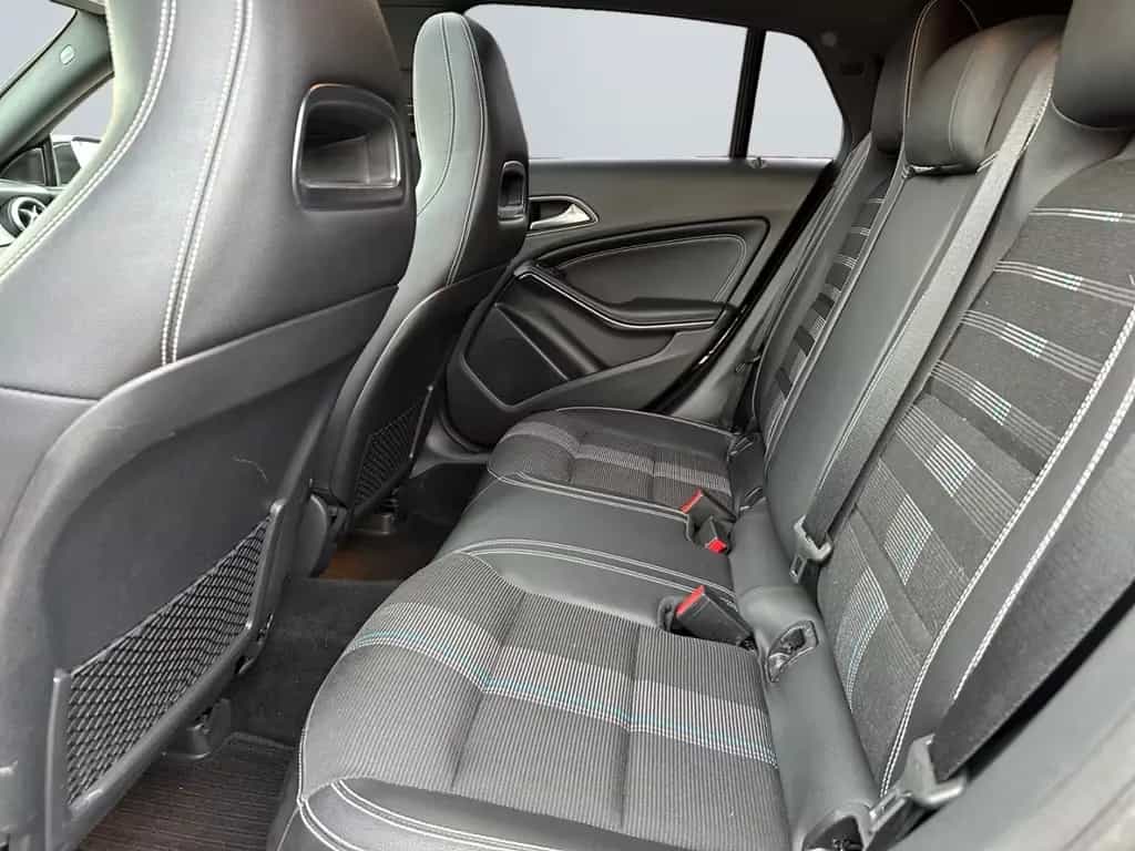Mercedes-Benz CLA-Class 200 Shooting Brake 7G Urban *LED*StHz*Pano* 10/2018-photo-16