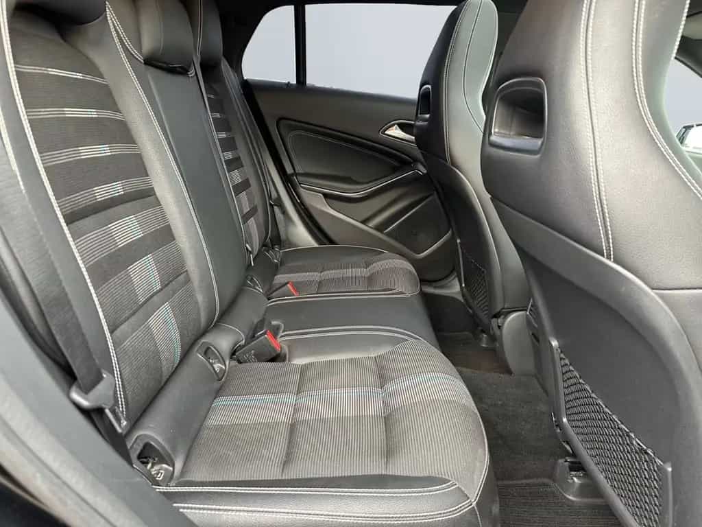 Mercedes-Benz CLA-Class 200 Shooting Brake 7G Urban *LED*StHz*Pano* 10/2018-photo-19