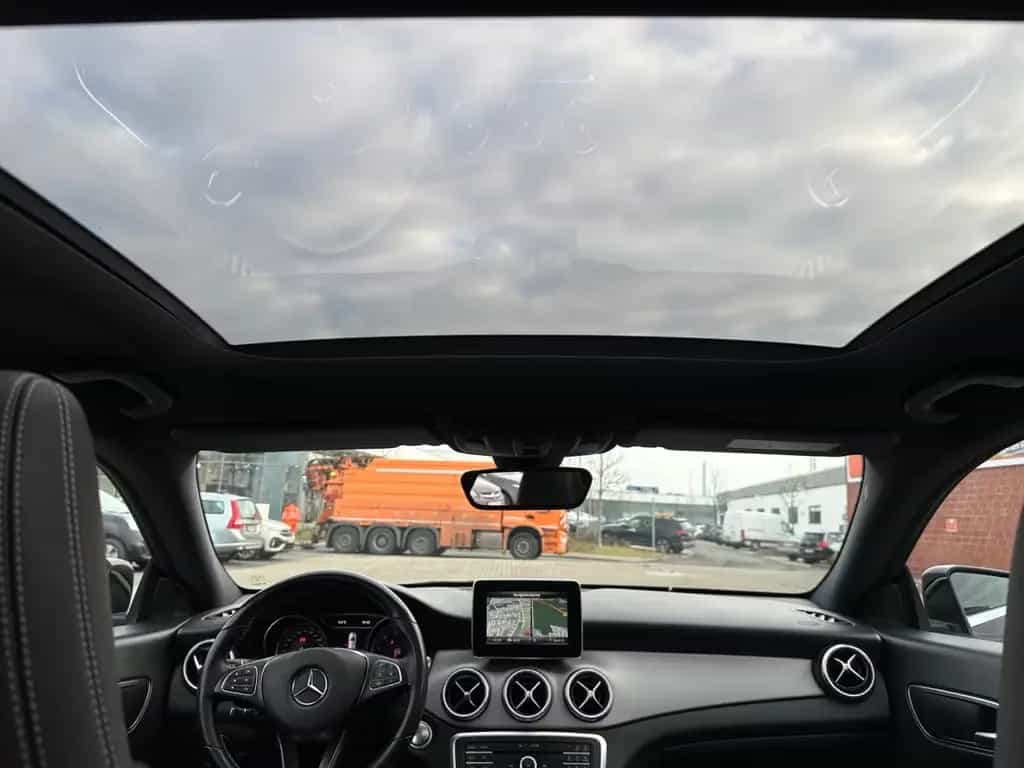 Mercedes-Benz CLA-Class 200 Shooting Brake 7G Urban *LED*StHz*Pano* 10/2018-photo-29