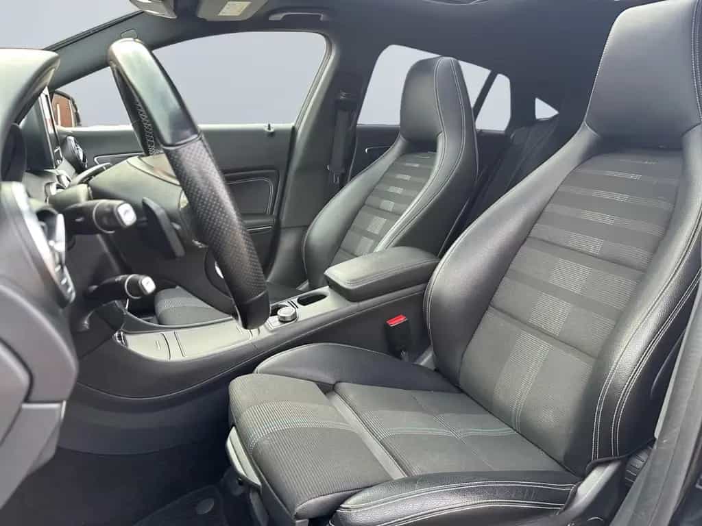 Mercedes-Benz CLA-Class 200 Shooting Brake 7G Urban *LED*StHz*Pano* 10/2018-photo-8