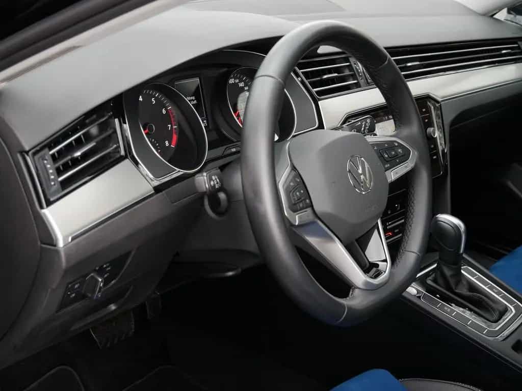 Volkswagen Passat Variant 2.0 TSI AHK*Matrix*H&K*ACC*360° 10/2023-photo-17