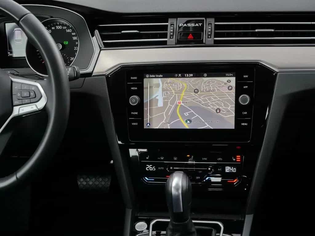 Volkswagen Passat Variant 2.0 TSI AHK*Matrix*H&K*ACC*360° 10/2023-photo-5