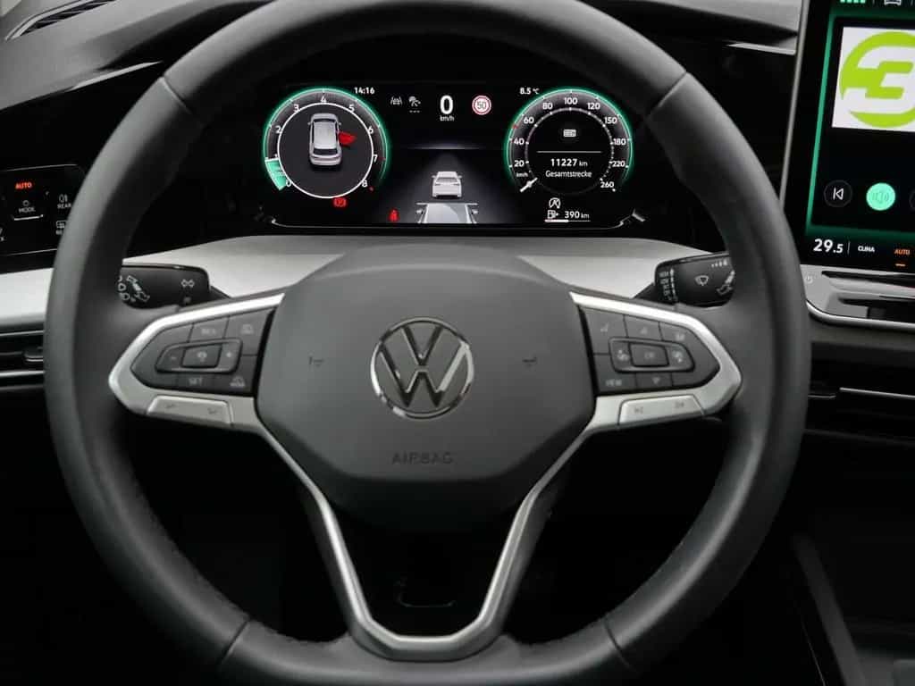 Volkswagen Golf Life 1.5 TSI LED*AHK*Pano*ACC*EPH*CarPlay 09/2024-photo-11