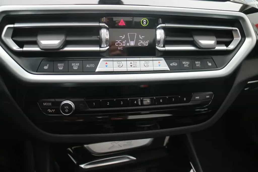 BMW X3 xDrive 30 d-M-Sport-PANO-Vollleder-ALU-19 12/2022-photo-29