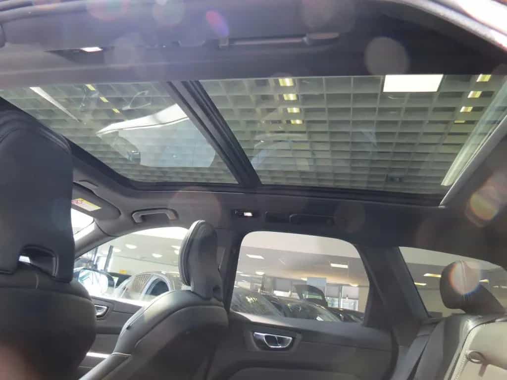 Volvo XC60 2.0 R Design AWD *Navi*Cam*Schiebedach*Soun 03/2022-photo-10