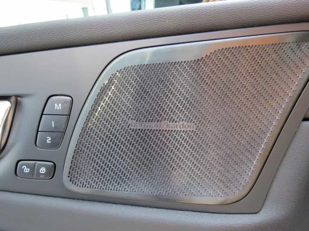 Volvo XC60 2.0 R Design AWD *Navi*Cam*Schiebedach*Soun 03/2022-photo-13
